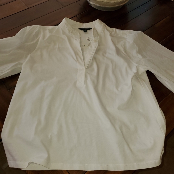 Banana republic blouse.  Size large.  New with tags. - Picture 3 of 5